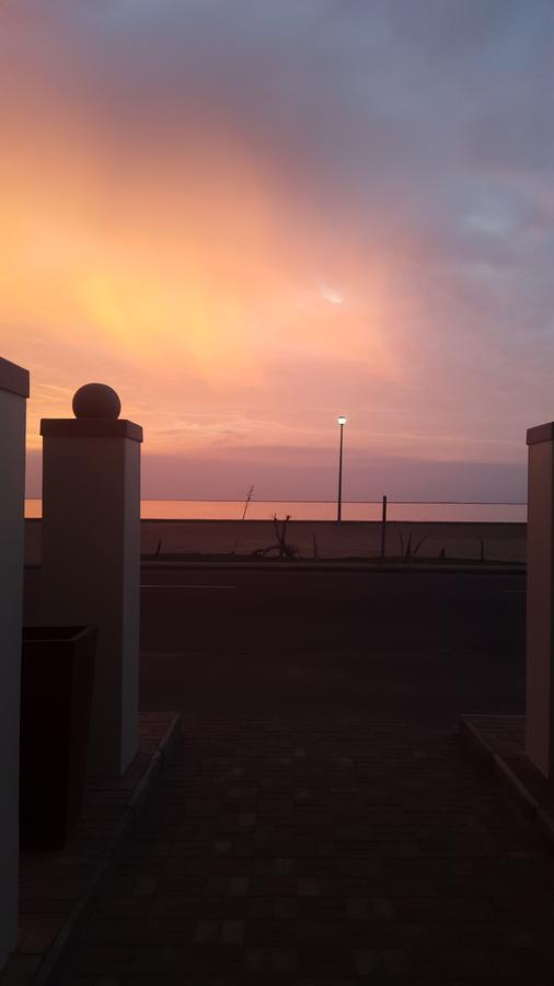 Kleines Nest Bed And Breakfast Walvis Bay Eksteriør billede